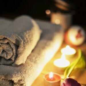 Bij Thaimassage Chailai kunt u genieten van een breed scala aan behandelingen, van traditionele Thaise massages tot ontspannende oliemassages. Of u nu verlichting zoekt voor gespannen spieren of gewoon een moment van pure ontspanning wilt, onze op maat gemaakte massages passen zich aan uw behoeften aan.